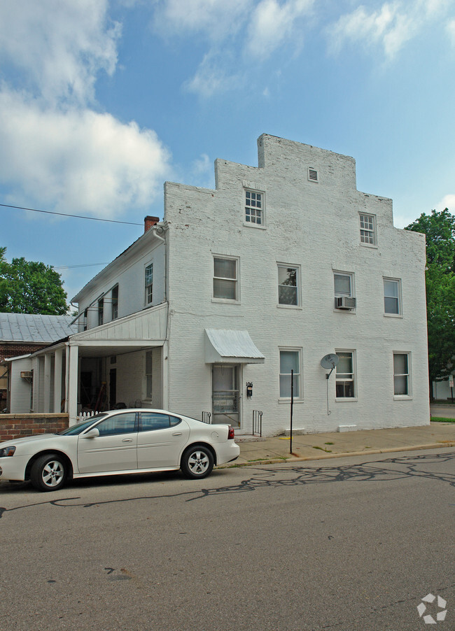 Building Photo - 101 N Plum St