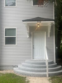 Building Photo - Duplex with Garage Apartment