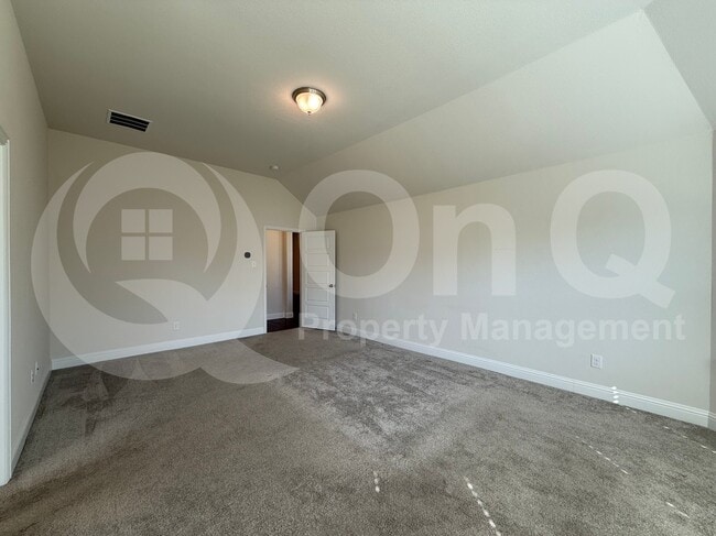 Building Photo - 3906 Greenbrier Dr