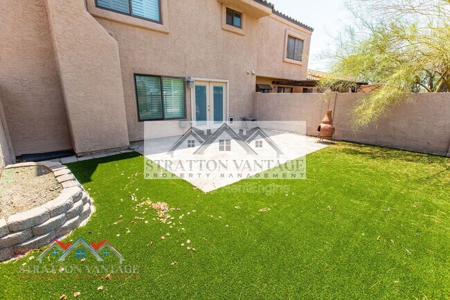 Building Photo - 310 E Bluebell Ln