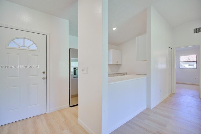 Building Photo - 220 Rhapsody Ave