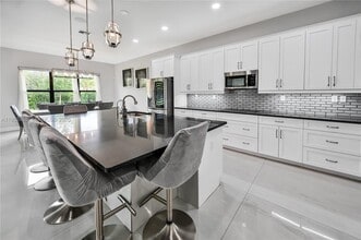 Building Photo - 8645 NW 39th Ct