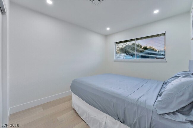 Building Photo - 105 Marigold Ln