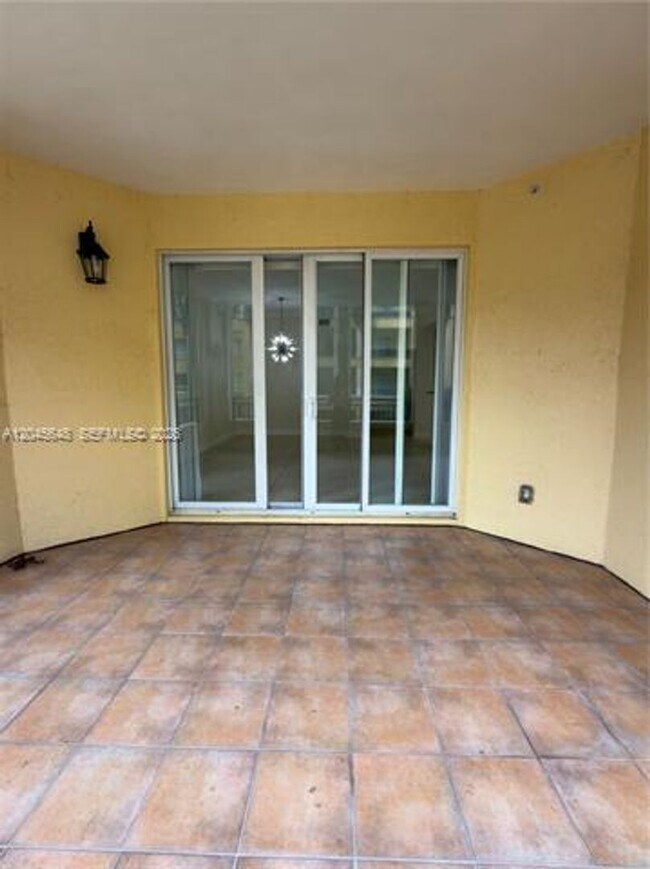 Building Photo - 16100 Emerald Estates Dr