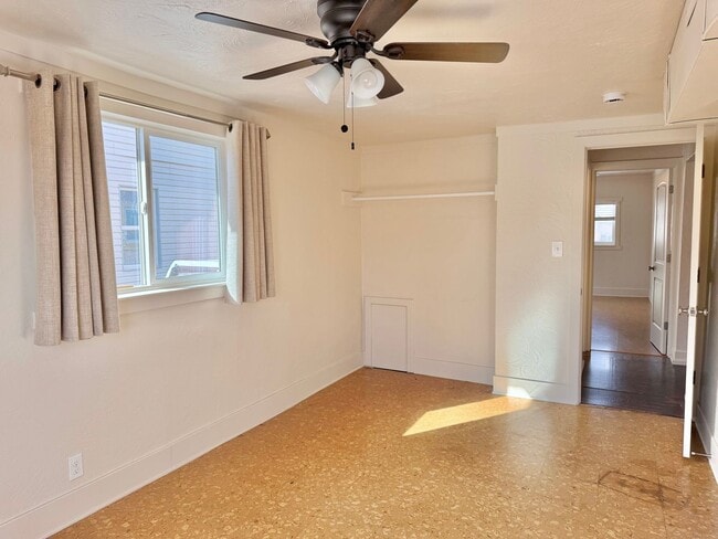 Building Photo - 729-731 W 100 S