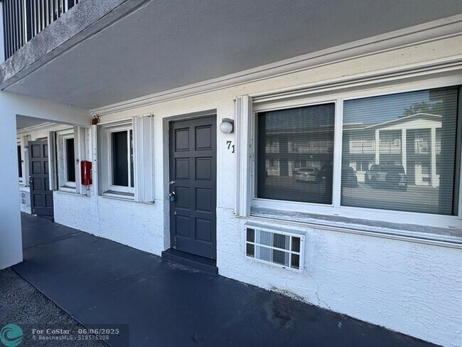 Building Photo - 1816 E Oakland Park Blvd
