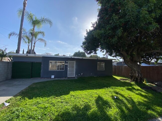 Building Photo - 9142 Walnut St