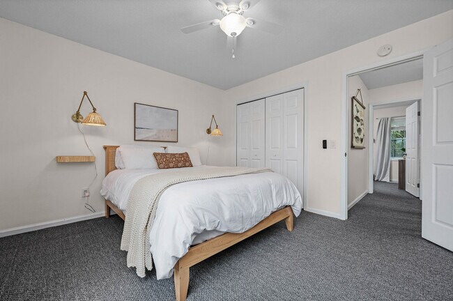 Building Photo - 17462 Front Beach Rd