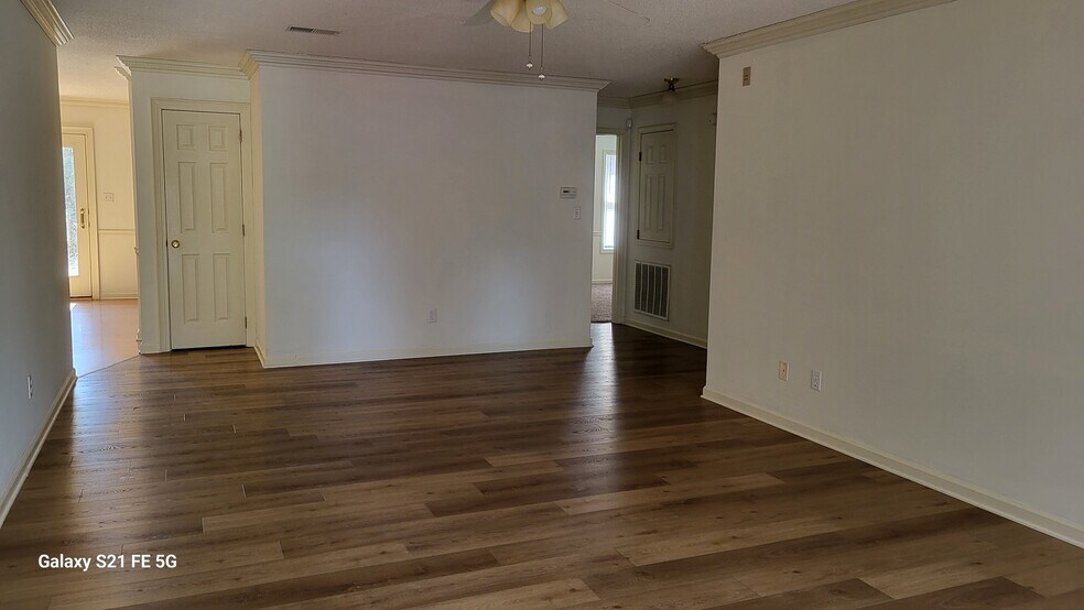 Living Room - 315 Hutchinson Ave