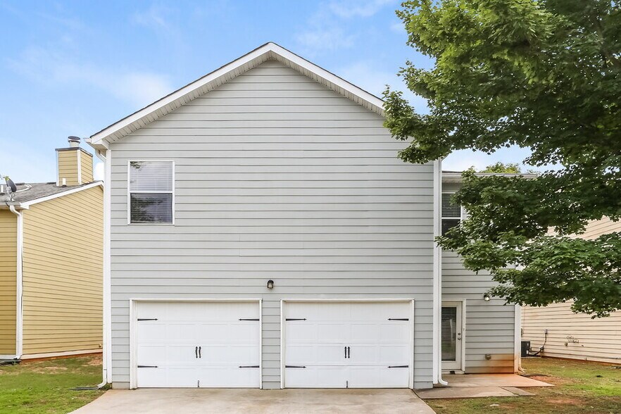Building Photo - 182 Stillwood Dr