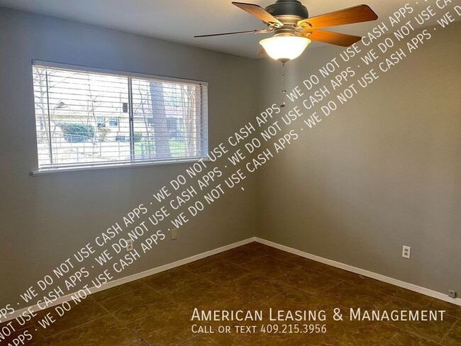 Building Photo - 10 Woodhaven Ct