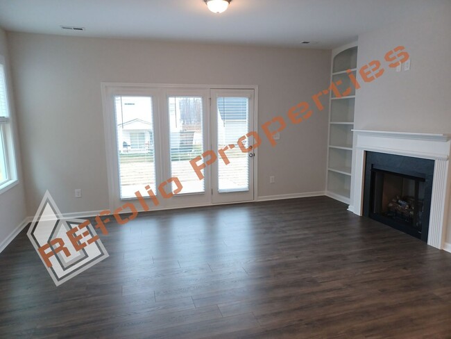 Building Photo - Beautiful 4BD 2.5BA Home w/Primary Suite o...