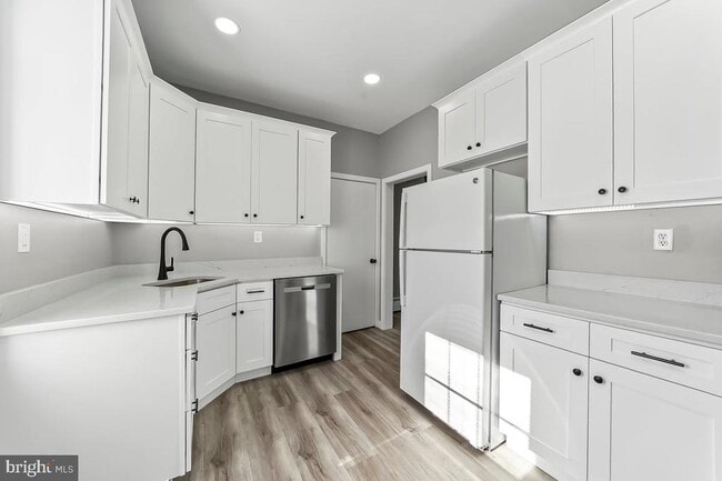 Building Photo - 4252 West Chester Pike