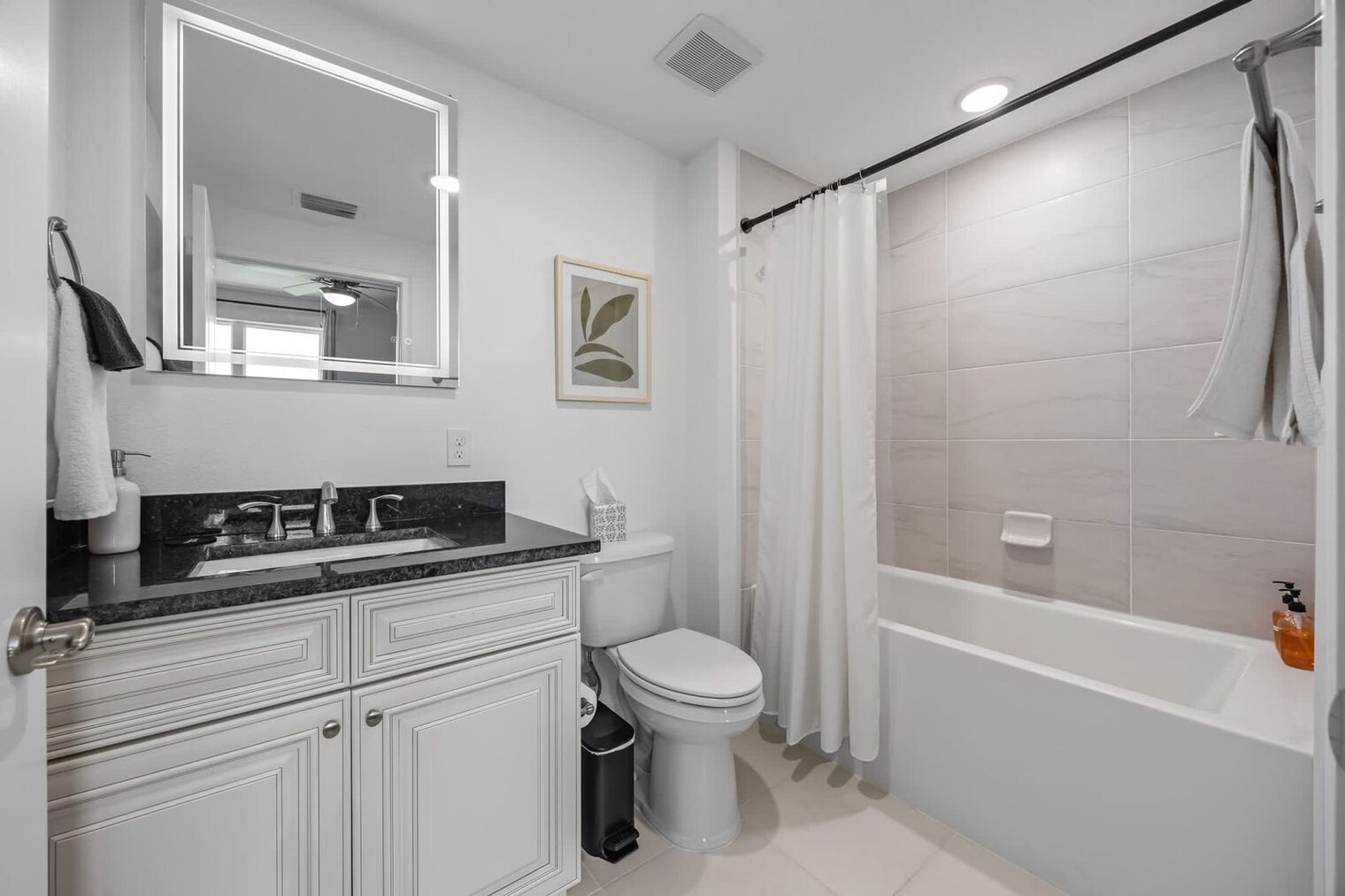 Building Photo - 605 Kemp St