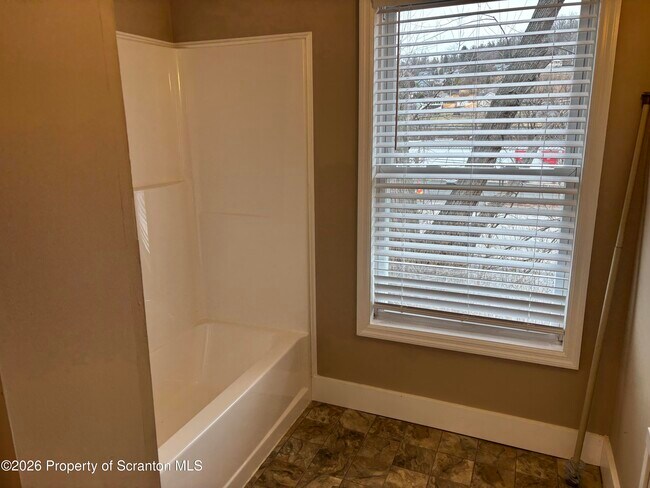 Building Photo - 316 John St