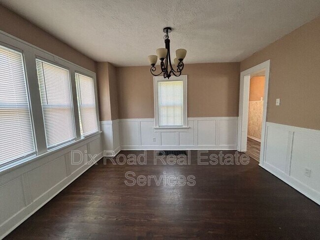 Building Photo - 229 Bellaire Ave