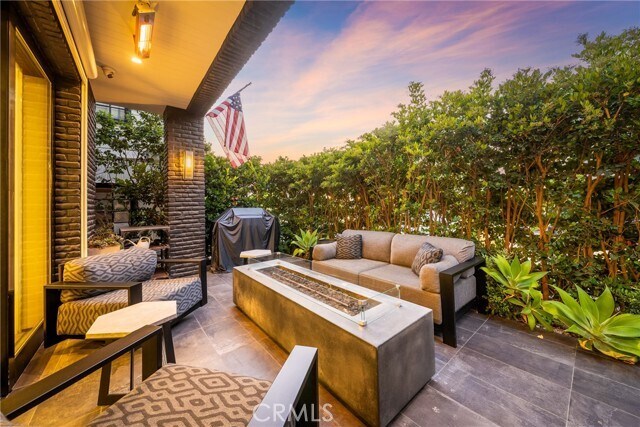 Building Photo - 2037 E Ocean Blvd