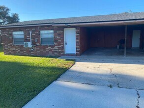 Building Photo - 2 Bedroom 1 Bath Duplex in Lakeland for RENT!