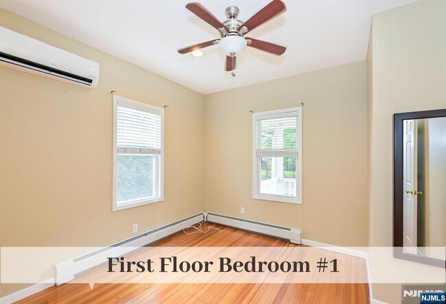 Building Photo - 385 Fern Ave