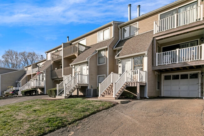 Building Photo - 109 Peddlers Dr