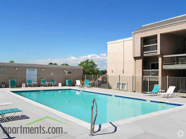 Pool - Westbury Apartments