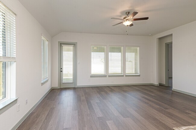 Building Photo - 3335 Daily Harvest Dr