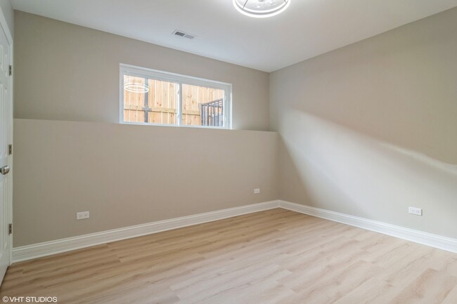 Building Photo - 1101 N Lawndale Ave