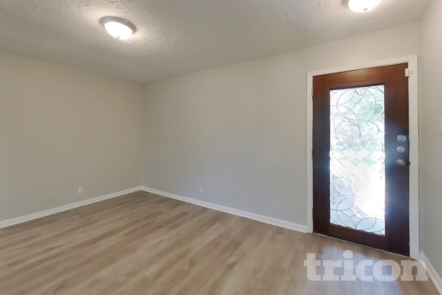 Building Photo - 13307 Venice Cir