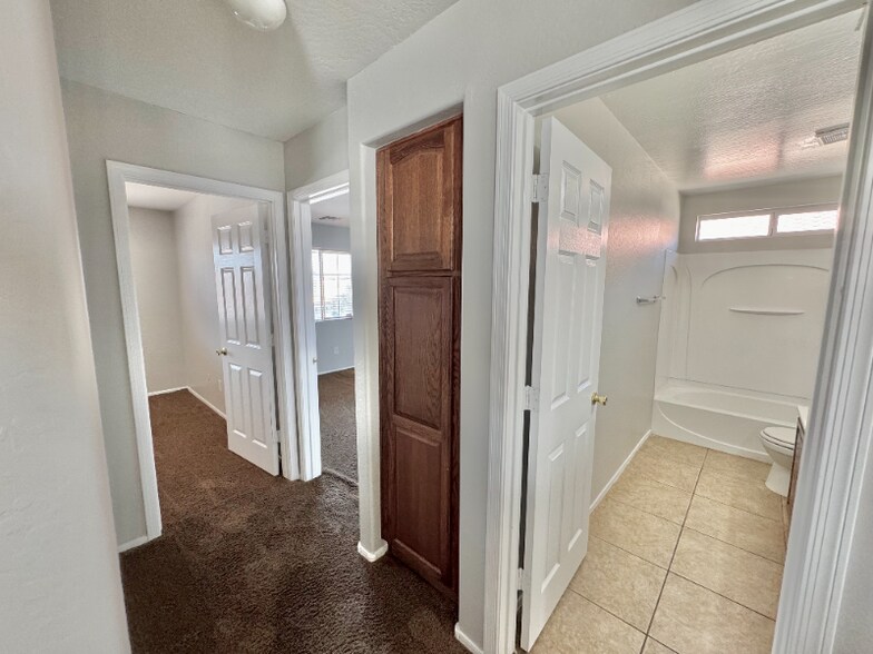 Building Photo - 1337 E Stirrup Ln