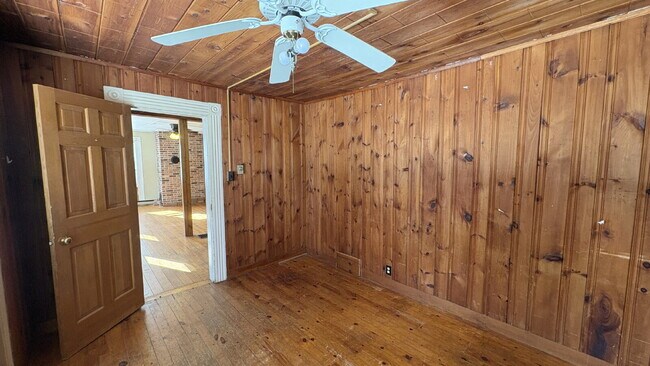 Building Photo - Spacious 1 Bed, 1 Bath Duplex Apartment – Berwick, ME – $1,299/month