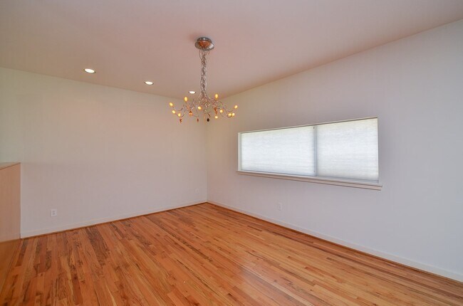 Building Photo - 1505 Utah St