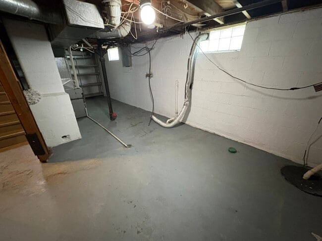 Building Photo - 925 S Ashburton Rd