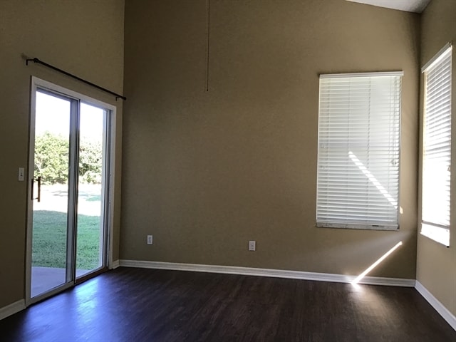 Building Photo - 2238 Holly Ridge Dr