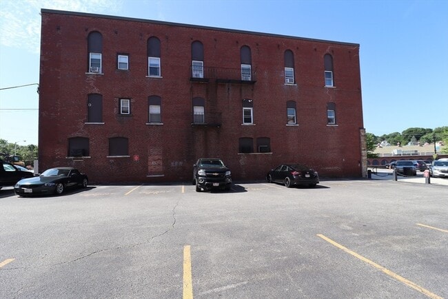 Building Photo - 7 High St