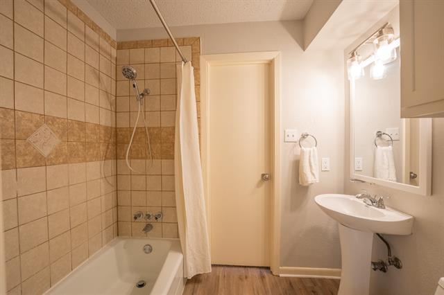 Building Photo - 5508 Flamingo Dr