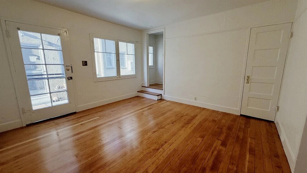 Building Photo - 253 S Lemon St