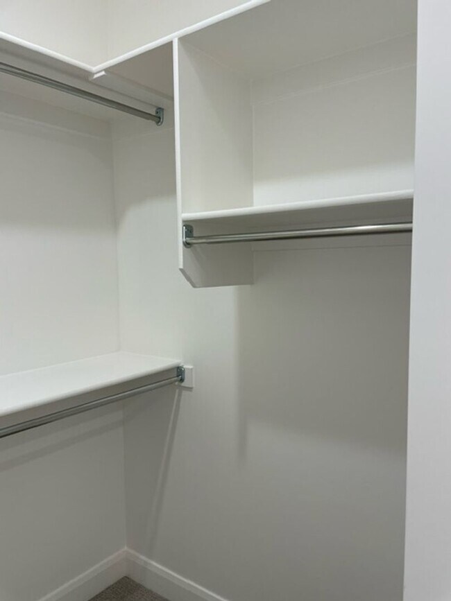 Building Photo - 3 Bedroom Condo in Desert Color with Flexible 6-12 Month Lease