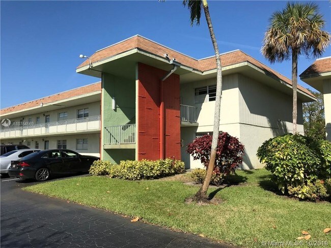 Building Photo - 607 S State Rd 7