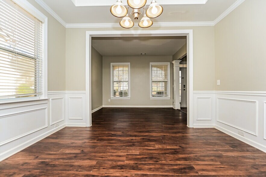 Building Photo - 2808 Harcourt Dr
