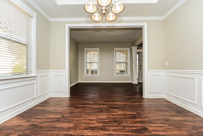 Building Photo - 2808 Harcourt Dr