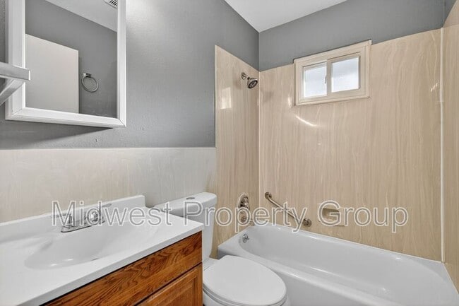 Building Photo - 148 Glen Garry Rd