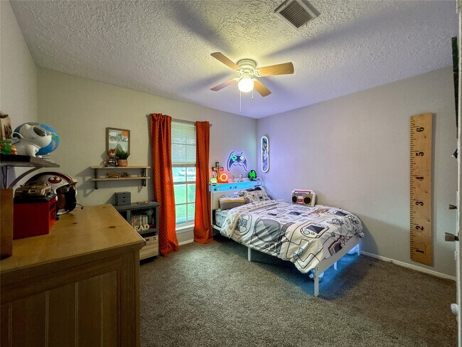 Building Photo - 2909 Laurelridge Dr