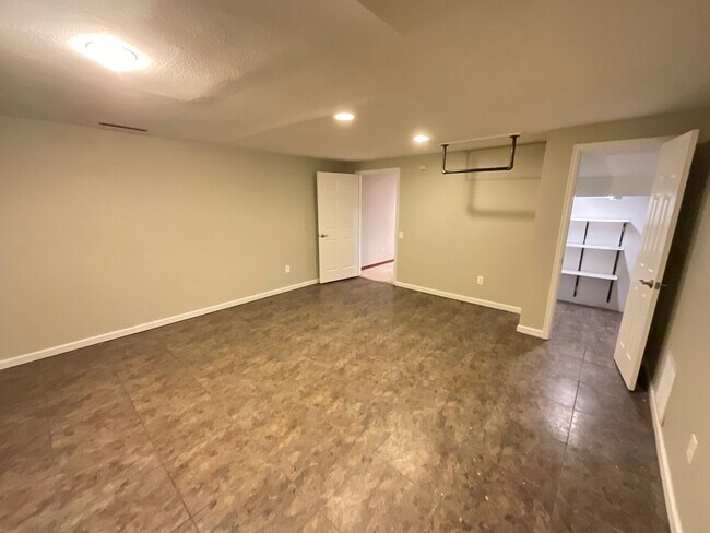 Building Photo - 4 Bedroom Home Available Near S Academy Bl...
