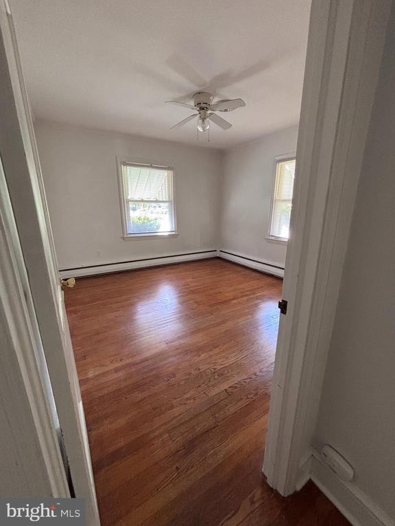 Building Photo - 507 Hollyday St