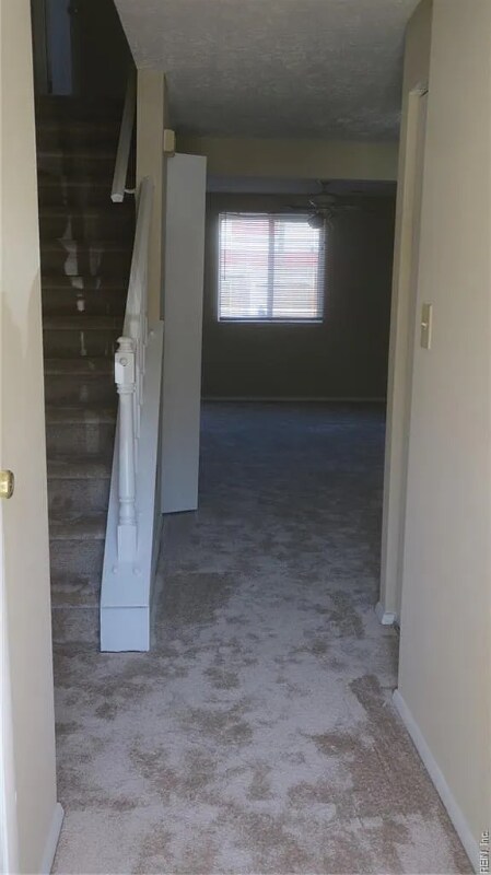 Building Photo - 25 Christine Ct