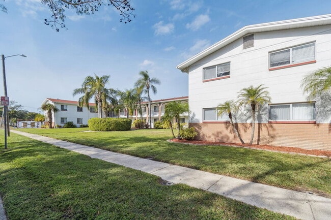 Building Photo - 4729 39th Ave N