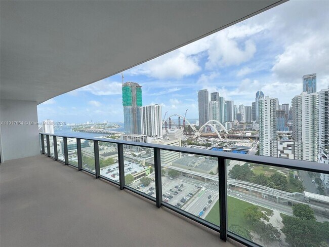 Building Photo - 1600 NE 1st Ave