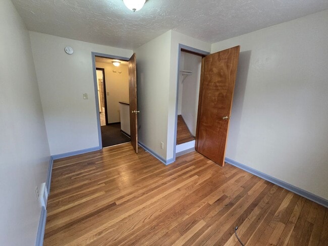 Building Photo - 3 Bedroom Townhouse - Penn Hills School District - Available NOW!