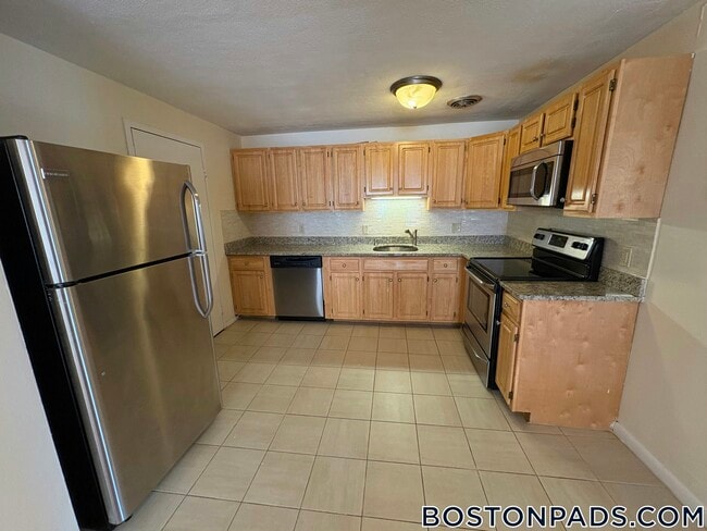 Building Photo - 222 Babcock St