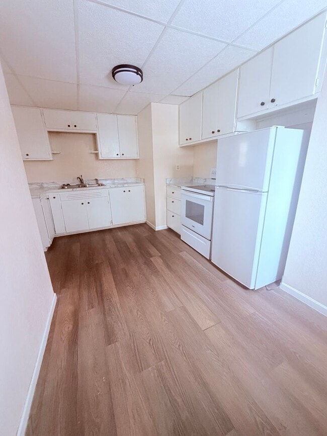 Building Photo - House for rent!